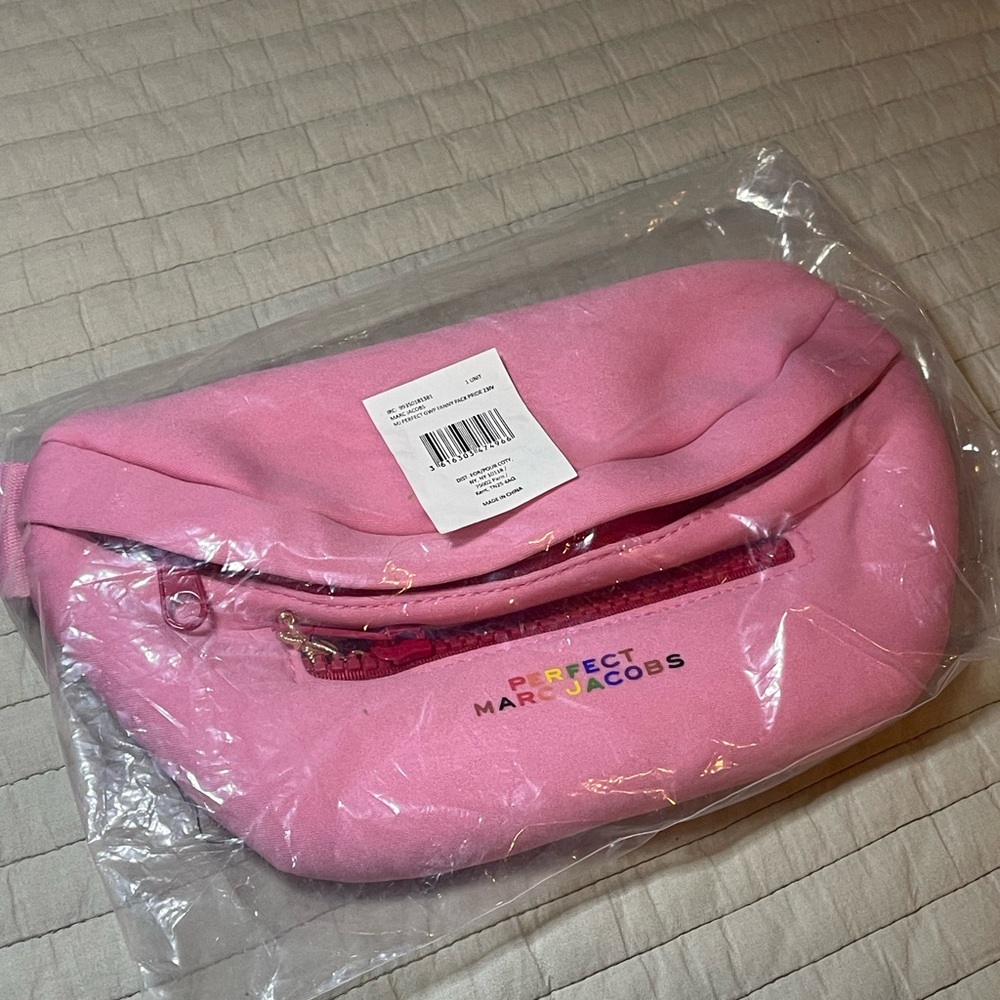marc jacobs beauty GWP 2023 Fanny pack